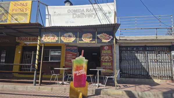 VENTA LOCAL COMERCIAL FUNCIONANDO EN PLENA AVENIDA GABRIELA