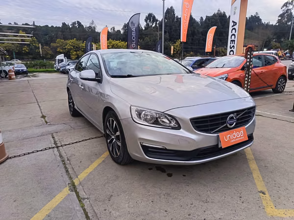 Volvo S60 2.0 D2 LIMITED DIESEL 4X2 AT 4P.