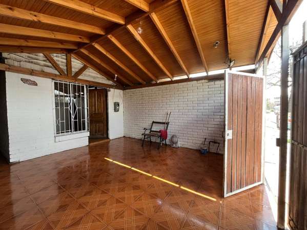 CASA DE 2 PISOS EN ARRIENDO - POTENCIAL COMERCIAL