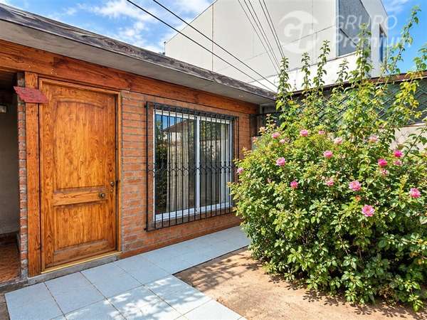 Casa en venta con 2D+1B, Colina
