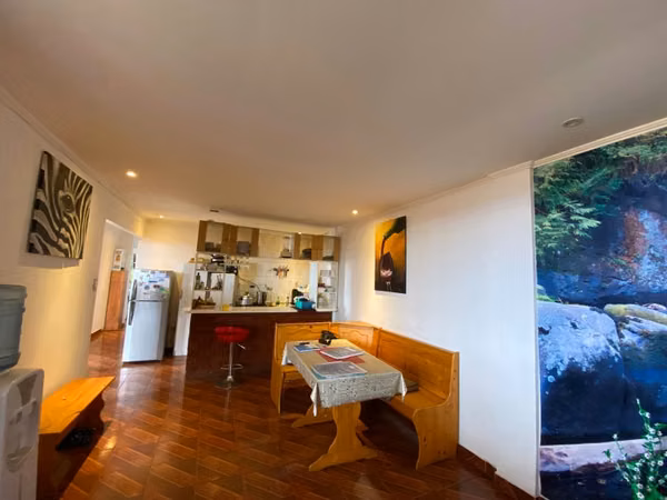 Venta de casa con local comercial en Av. Américo Vespucio