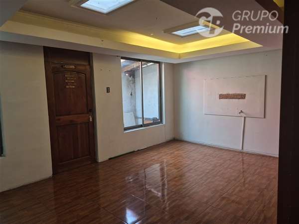 Casa en venta de 4 dorm. 1B en Huechuraba