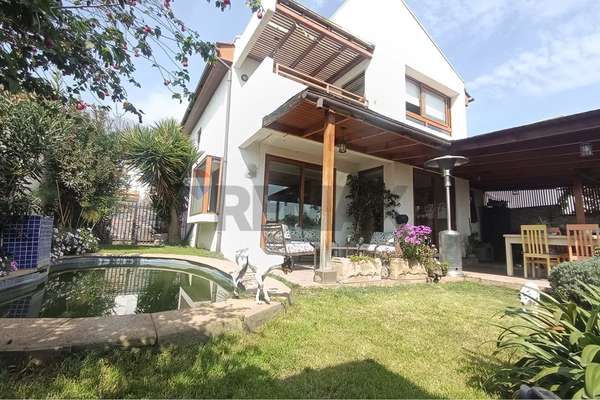 Casa 5d/4b | 469 m² | piscina | peñalolén