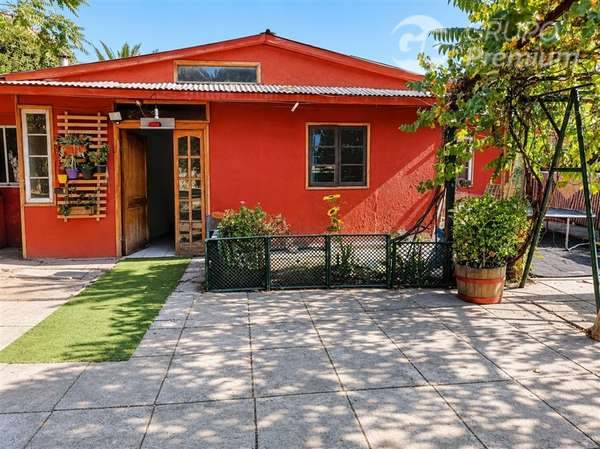 Invierte en terreno con construcciones en Recoleta
