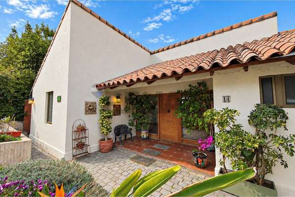 Casa en peñalolén 5d/5b en condominio