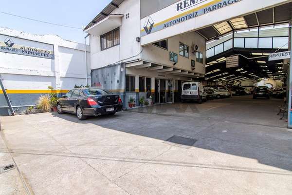 "propiedad comercial a 1 cuadra de av. matta"