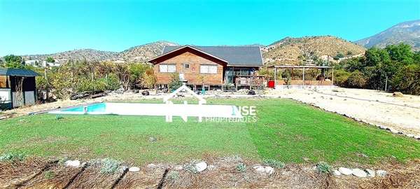 Casa en arriendo de 4 dorm. en Curacaví