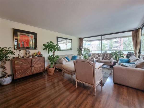 Departamento en venta de 4 dorm. en Las Condes