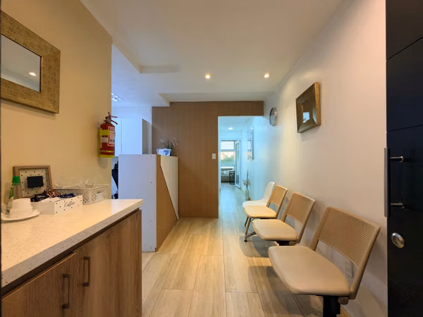 OFICINA EN VENTA EN EDIFICIO ARENAS DE AMUNATEGUI, LA SERENA.