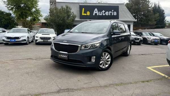 Kia Grand Carnival EX 3.3 (2016)