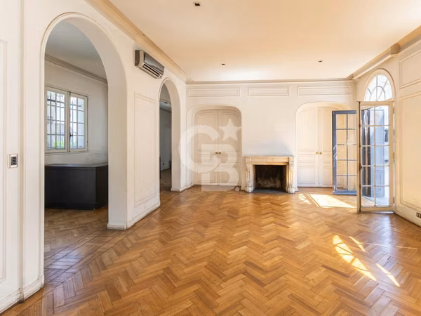 Casona + Edificio de 3 pisos | Av. Santa María