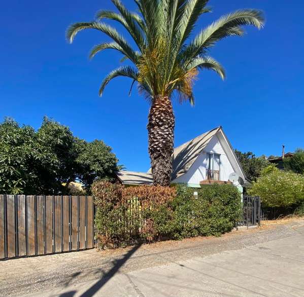 ¡Espaciosa casa en Quillota de 283 m² a la venta!