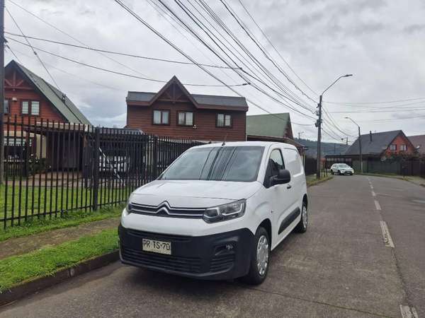 Citroen berlingo año 2021 full diesel