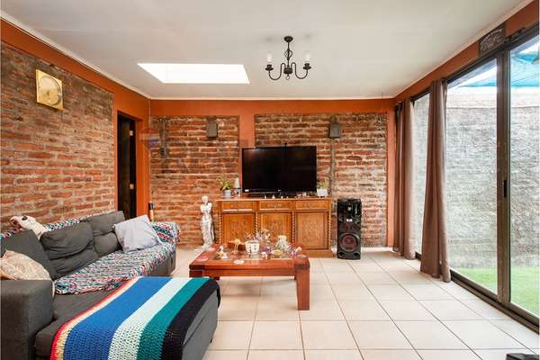 Oportunidad venta casa con piscina, quinta normal