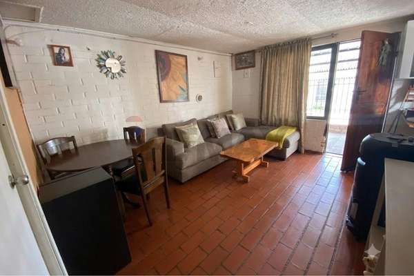 Casa 1 piso en colina. 3d y 2b