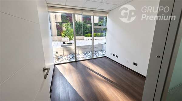 ARRIENDO OFICINA+EST EN LAS CONDES