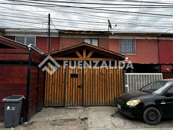 Casa en venta de 2 dorm. 1 baño en Maipú