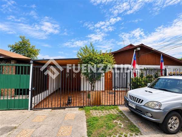 Casa en venta de 3 dorm. 2 Baños en Villa Los Heroes Maipú