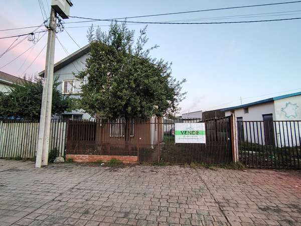 Vendo casa en Calle Baquedano-Chillán Viejo, 3 dormitorios, 1 baño