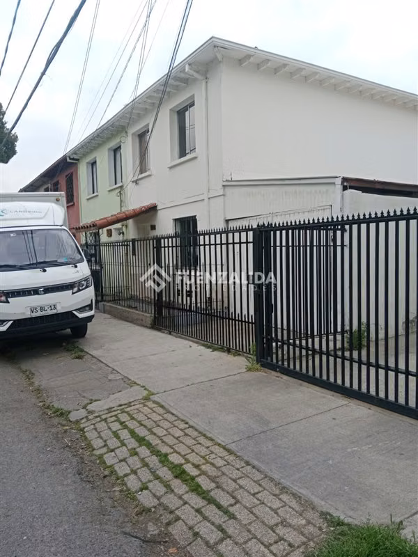 Casa en venta de 4 dorm. en San Joaquín