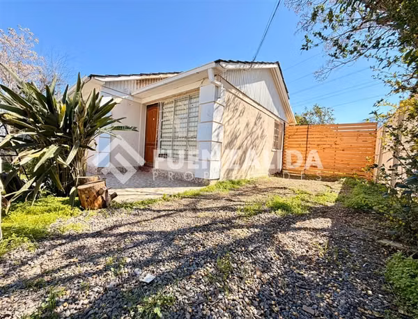 Casa en venta de 192 mt2 en Lo Prado