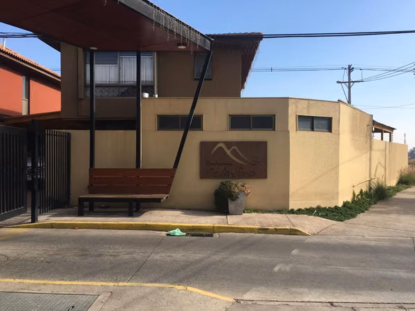 Se VENDE hermosa casa en condominio Pie Andino