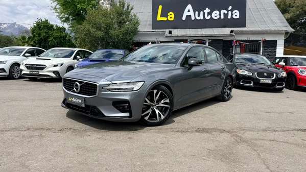 Volvo S60 T4 2.0 (2021)