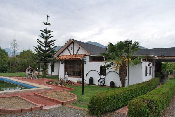 Vende parcela a pasos de sector urbano La Cruz, Qu