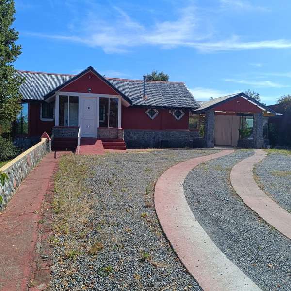 ¡CASA EN PUERTO MONTT CON VISTA AL MAR Y GRAN TERRENO!