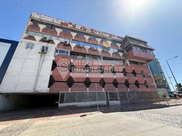 ARRIENDA PROPIEDAD COMERCIAL EDIFICIO BULNES, ANTOFAGASTA