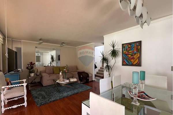 Hermosa casa en condominio 3dor+2est chicureo