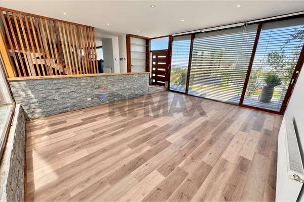 Se arrienda casa en condominio privado