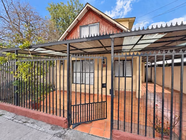 Casa 3D 2B con amplio terreno en Villa El Mañío, Quilicura