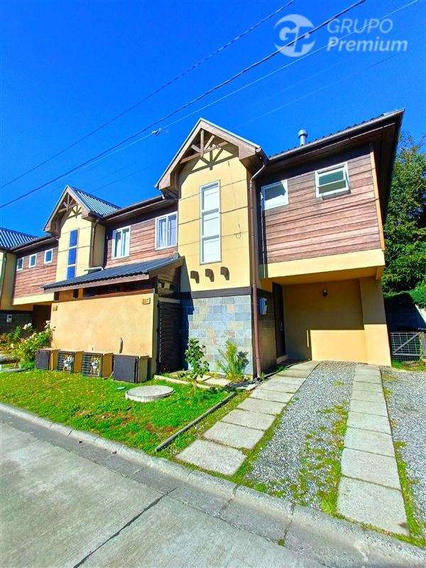 Amplia casa en venta 4D/3B Los Robles II, Pucón