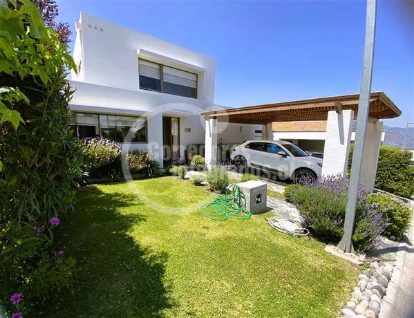Casa en arriendo de 3 dorm. 3 baños 2 Est. Hacienda el Peñón