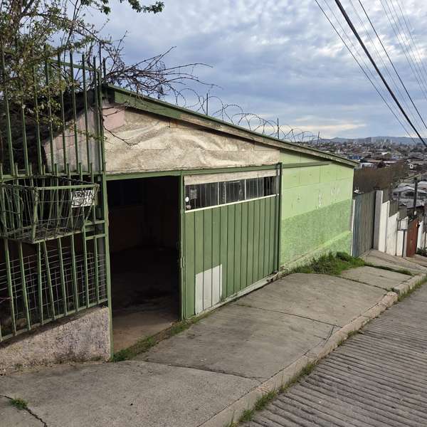 Se vende Terreno con casa en Villa Alemana