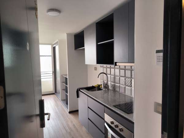 ACOGEDOR DEPTO STUDIO CON ESTACIONAMIENTO – A 5 CU
