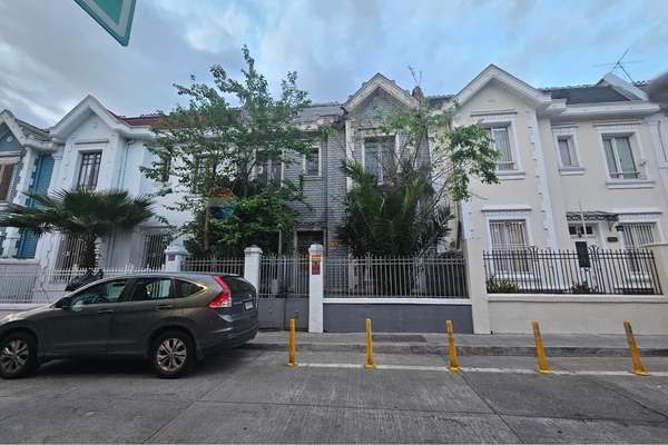 Casa patrimonial en venta en providencia, 241 m²