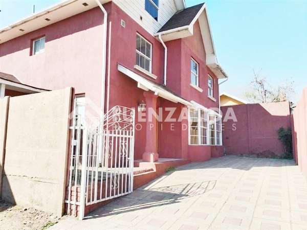 Casa en arriendo de 6 dorm. en Puente Alto
