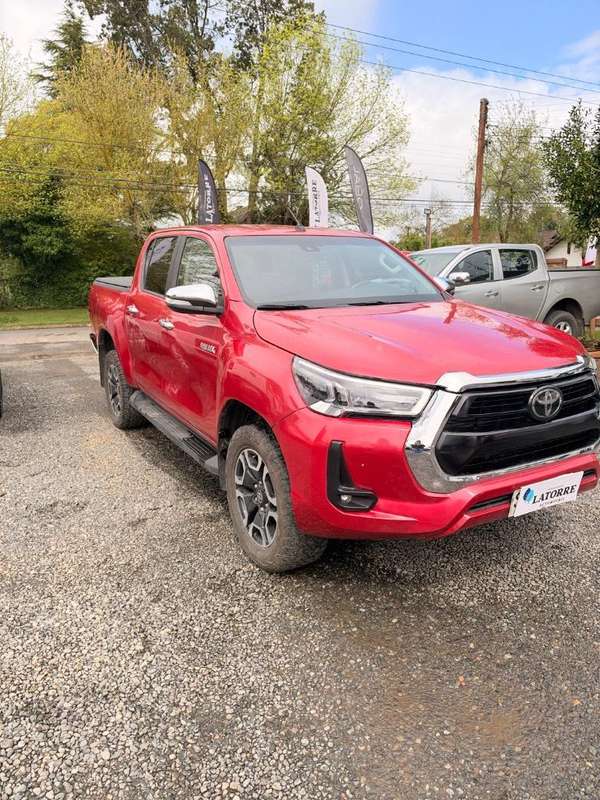 TOYOTA HILUX SRV 4x4 2023