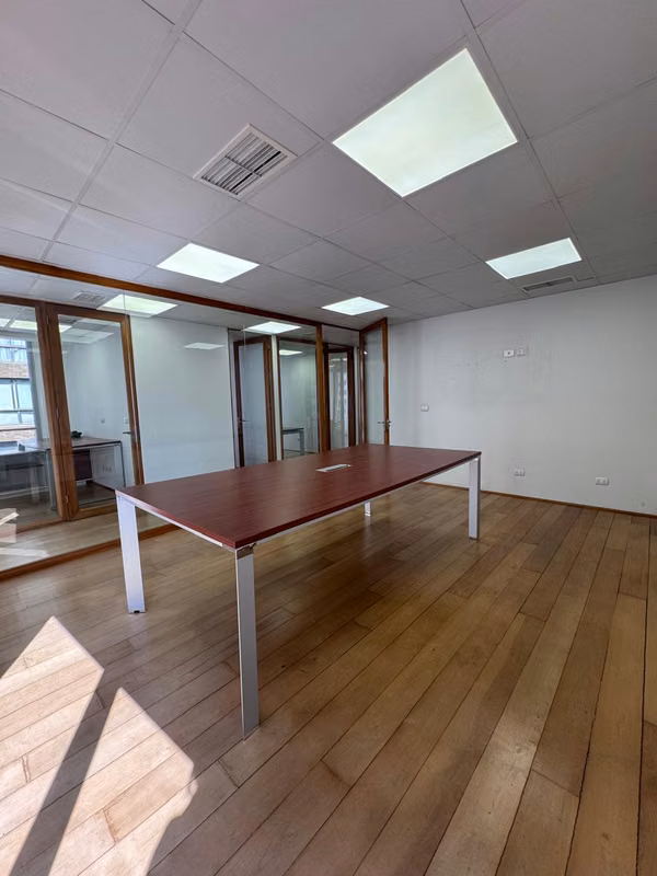 Oficina Amoblada En Arriendo 5p,2b, Kitchenette, Providencia