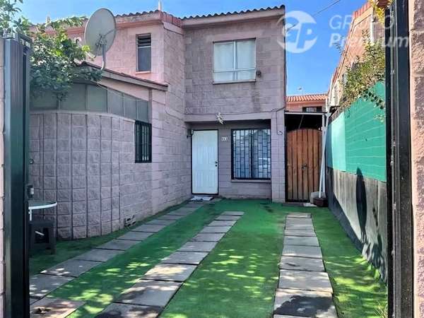 CASA EN VENTA QUILICURA, METRO LO CRUZAT 3D 2B 2E 1P