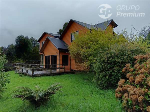 CASA DE 194 M2 + CABAÑA DE 56 M2 + TERRENO DE 5.000 M2