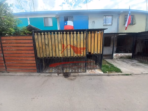 CASA DE DOS PISOS CON 3 DORMITORIOS, 1 BAÑO, QUILICURA
