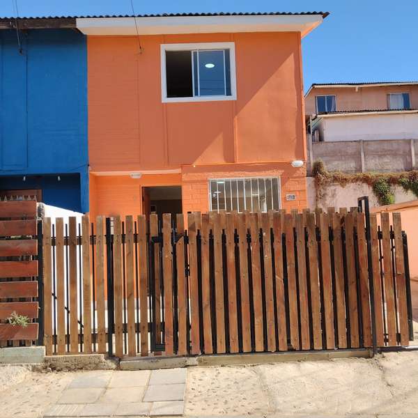 SE ARRIENDA CASA REMODELADA 3D1B DISPONIBLE