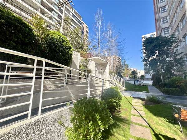 DEPARTAMENTO Simón Bolívar Ñuñoa con Holanda Plaza Ñuñoa