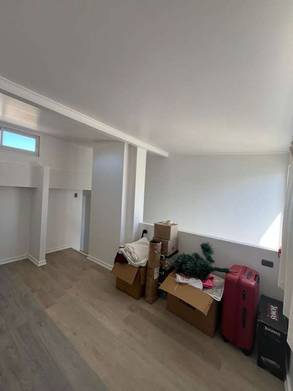 Hermosa casa de dos pisos remodelada