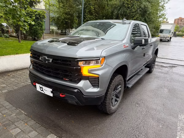 CHEVROLET SILVERADO LT 4X4 5.3 AT 2024