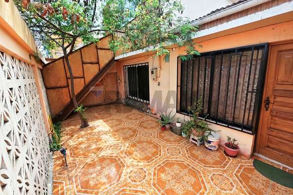 Venta casa de 2 pisos + dpto ind + local comercial
