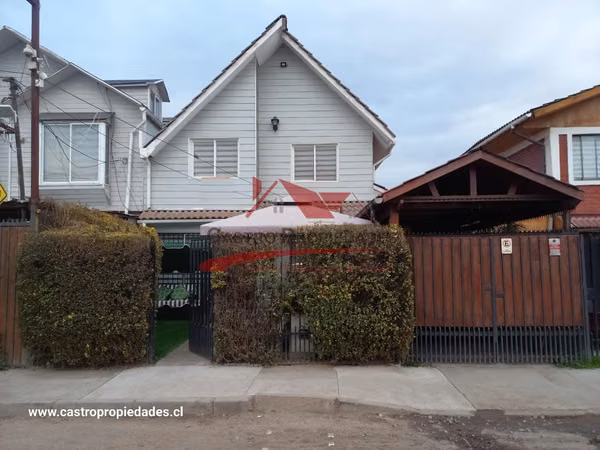 CASA DE DOS PISOS AMPLIADA CON 4 DORMITORIOS, 3 BAÑOS